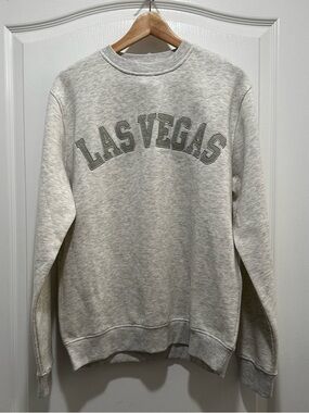 Women's Crewneck Sweatshirt - Light Gray Las Vegas Appliqué